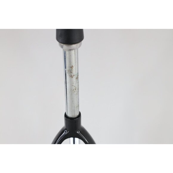 Il Mulino New York Distressed Cast Iron Stainless Steel Hand Press Juicer Black - Picture 8 of 12